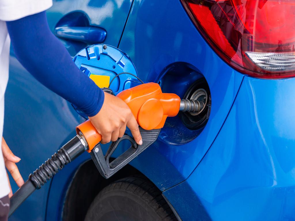 Aresep propone rebaja en el precio de los combustibles