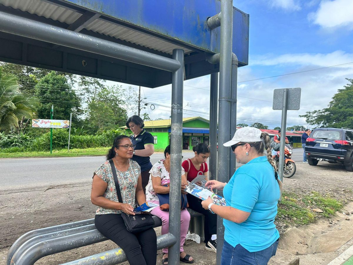 ARESEP asesorará a personas usuarias en paradas de bus