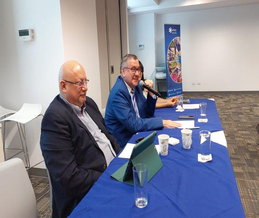 ARESEP suscribe convenio con la OCDE